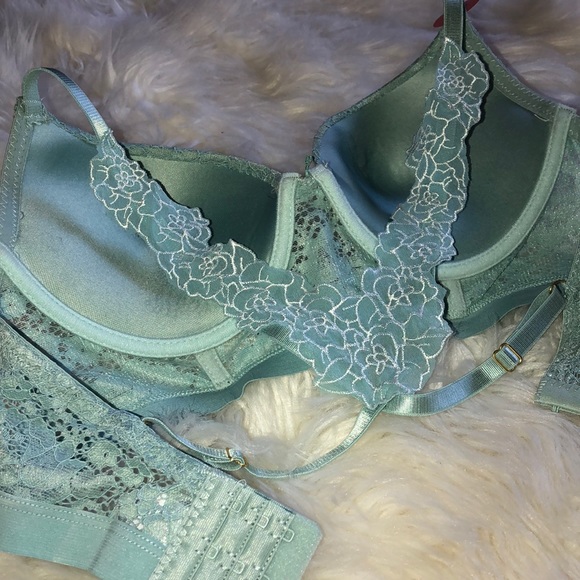 Flower lace push up bra crossed strap - Picture 5 of 8